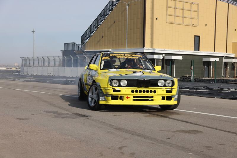 Гонщики дрифт-шоу в Конаеве проголосовали на референдуме