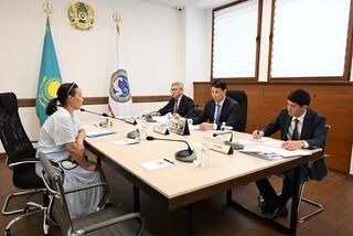 Алматы әкімі Дархан Сатыбалды азаматтарды жеке мәселесі бойынша қабылдады