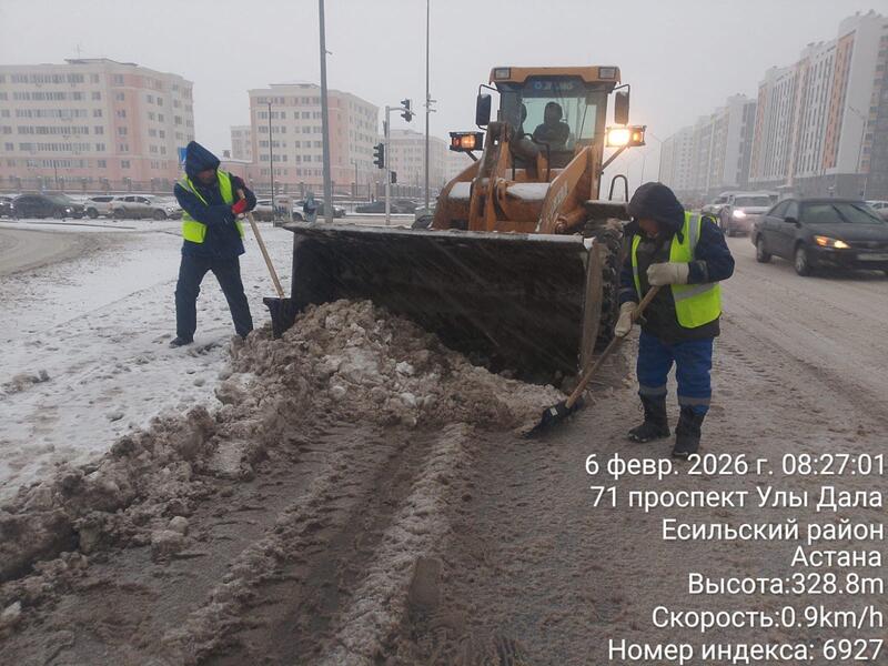 Более 3 000 дорожных рабочих и свыше 1 700 единиц спецтехники задействовано в снегоуборочных работах в Астане