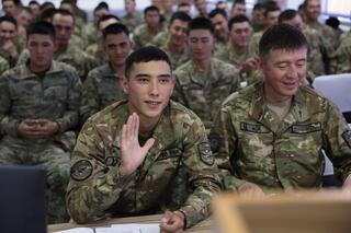 «На связи школа»: солдаты пообщались с учителями и школьниками