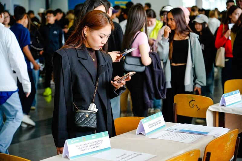 «Жастарға жұмыс»: на ярмарке в Астане было представлено более 1000 вакансий