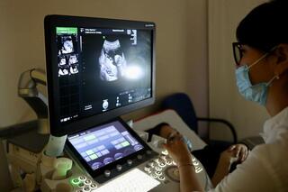 Первые специальные клиники для будущих мам открыли в Астане