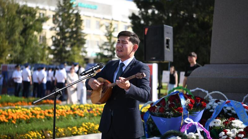 В Уральске почтили память Абая Кунанбайулы к 180-летию со дня его рождения