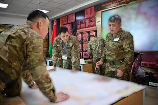 Магистранты и докторанты военного вуза отрабатывают оборонительные операции на стратегическом уровне