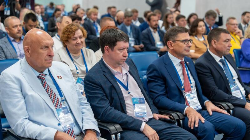 Представители делегации ВКО выступили на XXII форуме межрегионального сотрудничества РК и РФ в Омске