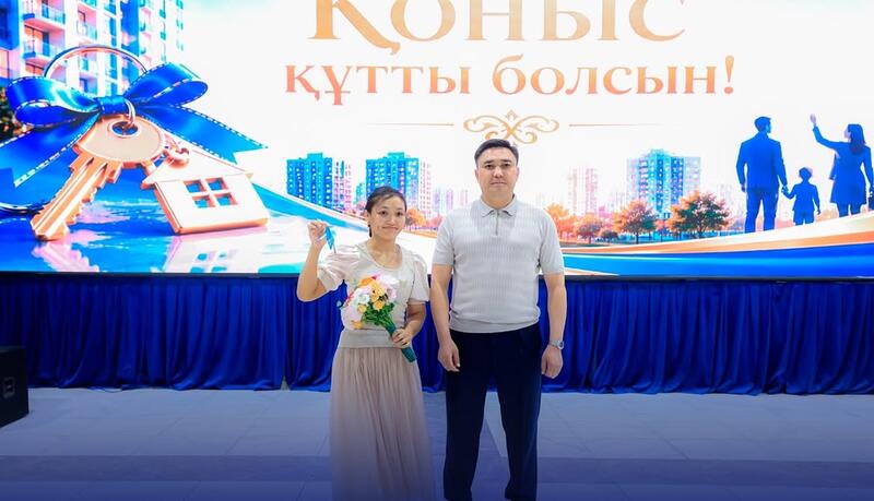 В ШЫМКЕНТЕ 40 СЕМЕЙ ИЗ ЧИСЛА ОЧЕРЕДНИКОВ ПОЛУЧИЛИ НОВЫЕ КВАРТИРЫ