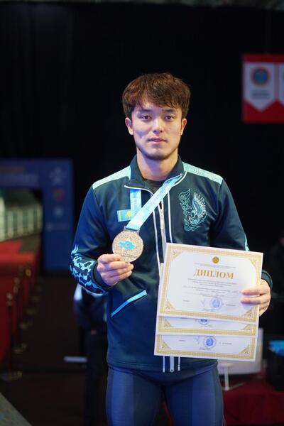 ТУРКЕСТАНСКИЕ ТЯЖЕЛОАТЛЕТЫ ЗАВОЕВАЛИ 5 МЕДАЛЕЙ НА ЧЕМПИОНАТЕ РК