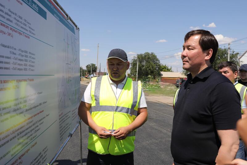 В Мугалжарском районе реализуется 21 проект по развитию автодорог