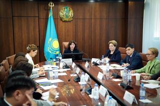 Министр просвещения выразила готовность к открытому диалогу с представителями гражданского общества