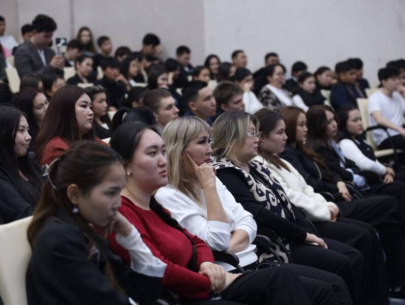 Стратегическая встреча с участием 250 студентов прошла в Усть-Каменогорске
