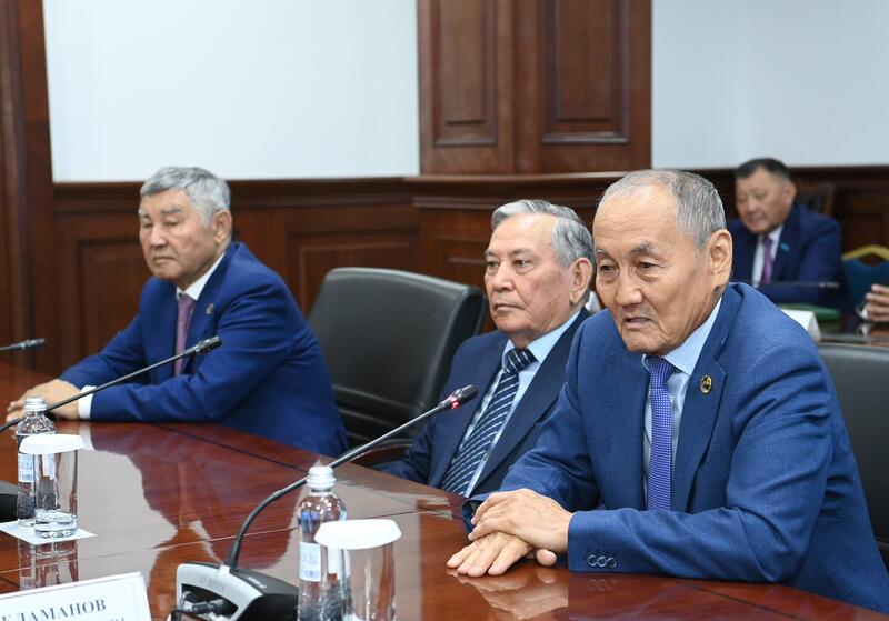 Государственному и общественному деятелю Бакбергену Досманбетову 80 лет