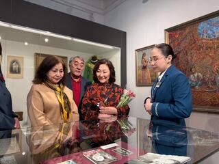 В Музее Алматы открылась выставка «Мен қазақ қыздарына қайран қалам», посвящённая Международному женскому дню