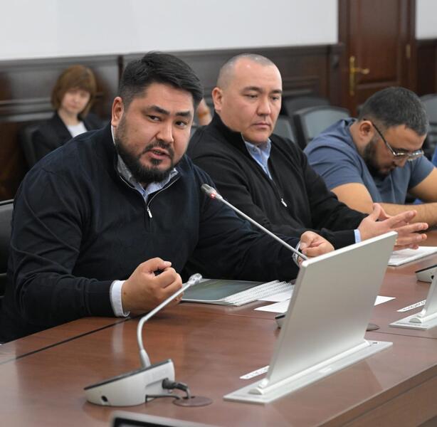 Аким области провел встречу с сельхозтоваропроизводителями региона, на которой обсудили подготовку и проведение весенне-полевых работ текущего сезона