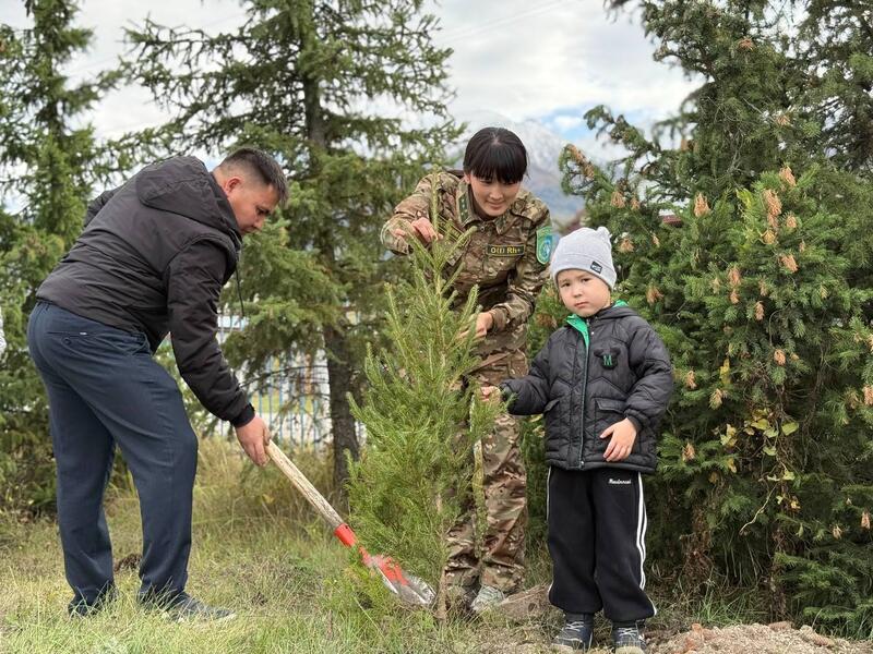 Посадка леса в рамках экологической акции «Таза Қазақстан»