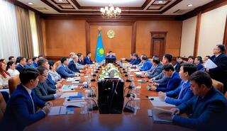 АППАРАТ ОТЫРЫСЫ: ӨЗЕКТІ МӘСЕЛЕЛЕР ҚАРАЛДЫ