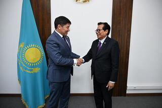 Аким города Ернат Бәзіл принял Посла Республики Индонезия