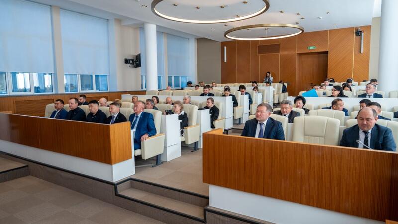 В ВКО 10 человек удостоены звания «Почётный гражданин области»