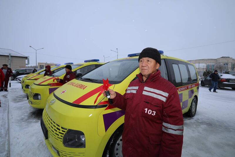 Городу Жанаозен передали 5 новых машин скорой помощи