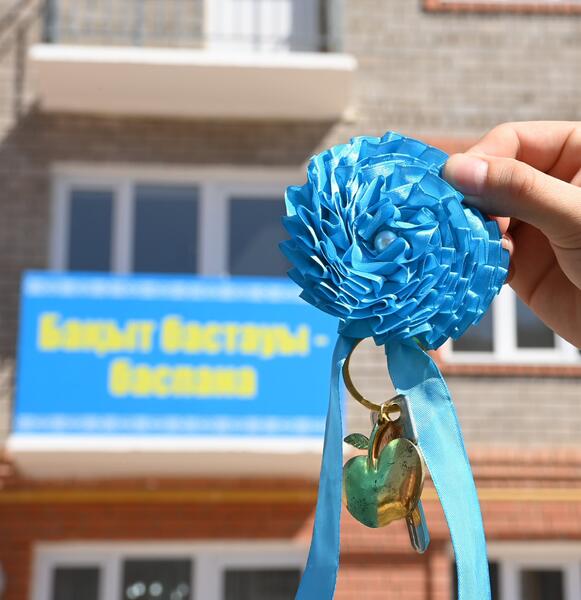 На левом берегу вручили ключи от 60-квартирного жилого дома