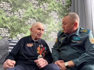 Министр обороны направил поздравительный адрес в честь 100-летия ветерана