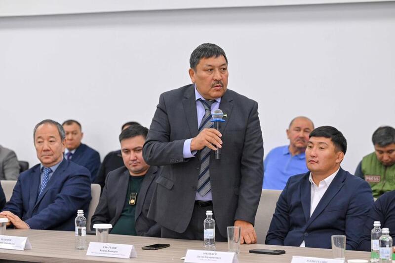 Айдарбек Сапаров обсудил с аграриями области Абай развитие АПК и меры господдержки