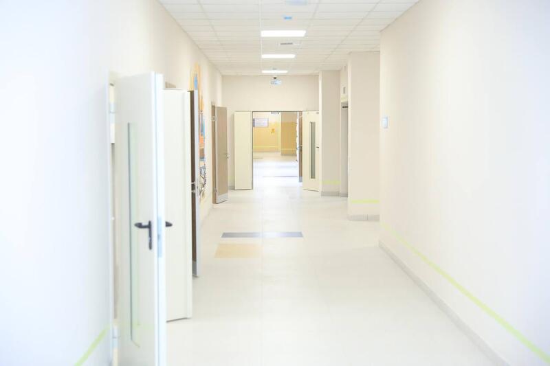 Аким области посетил комфортную школу на 2000 мест в микрорайоне Есет батыр