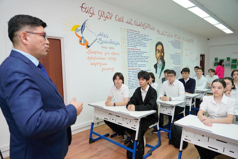 «Закон и порядок»: в Астане для школьников организовали урок безопасности и классный час