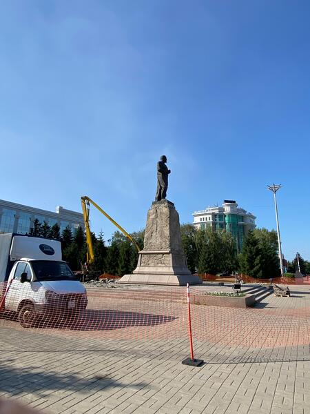 В Усть-Каменогорске обновляют памятник Абаю к 180-летию поэта