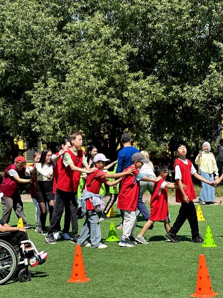 День защиты детей: инклюзивные спортивные состязания провели в Астане