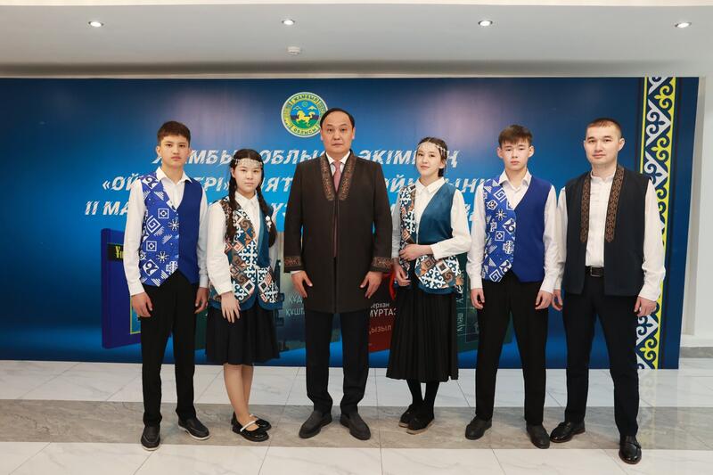 Ербол Карашукеев встретился с финалистами второго сезона «Ой шебері»