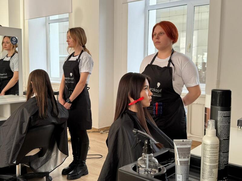 Год рабочих профессий: лучшего парикмахера определяли в Астане