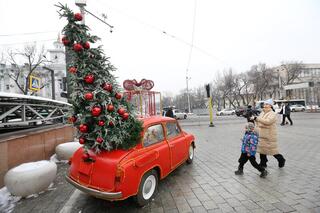 Новогодний фестиваль, концерты и зажжение главной елки в Алматы