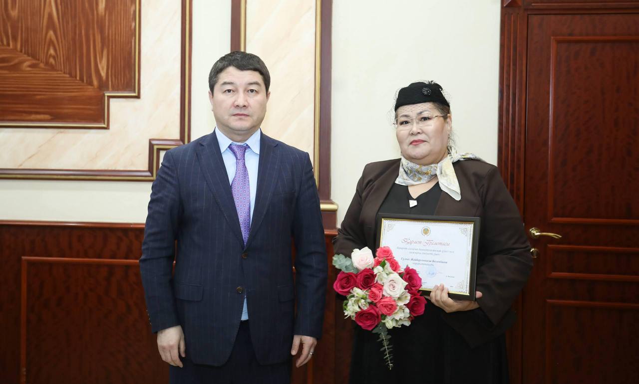 Аким Мангистауской области обсудил конституционные реформы РК с представителями культуры и СМИ