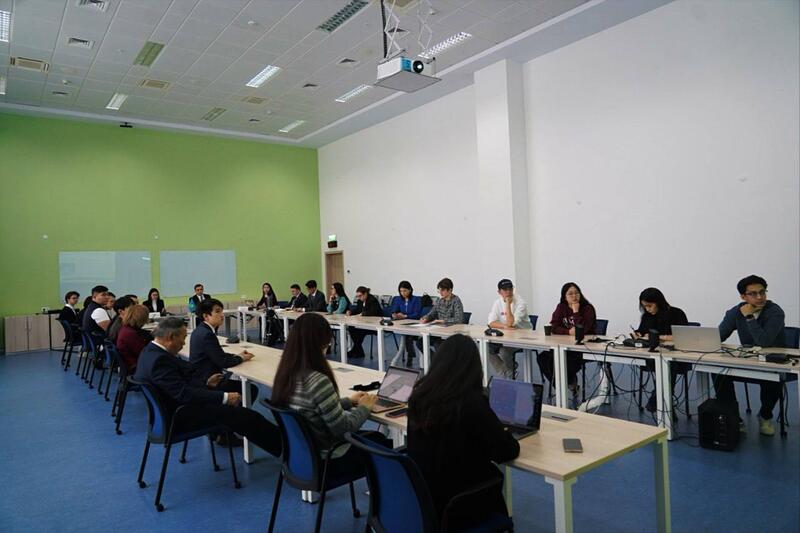 Омбудсмен провел II заседание Комиссии по правам молодежи