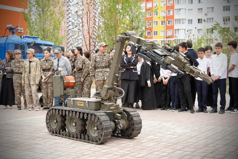 БЕЗОПАСНАЯ ШКОЛА: В ШЫМКЕНТЕ 500 ШКОЛЬНИКОВ ВСТРЕТИЛИСЬ С ГЛАВОЙ ПОЛИЦИИ