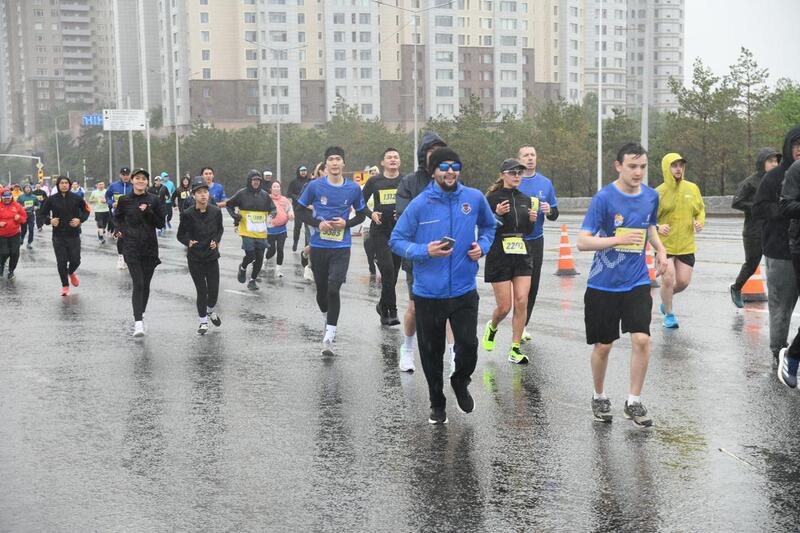 В Астане прошел благотворительный забег