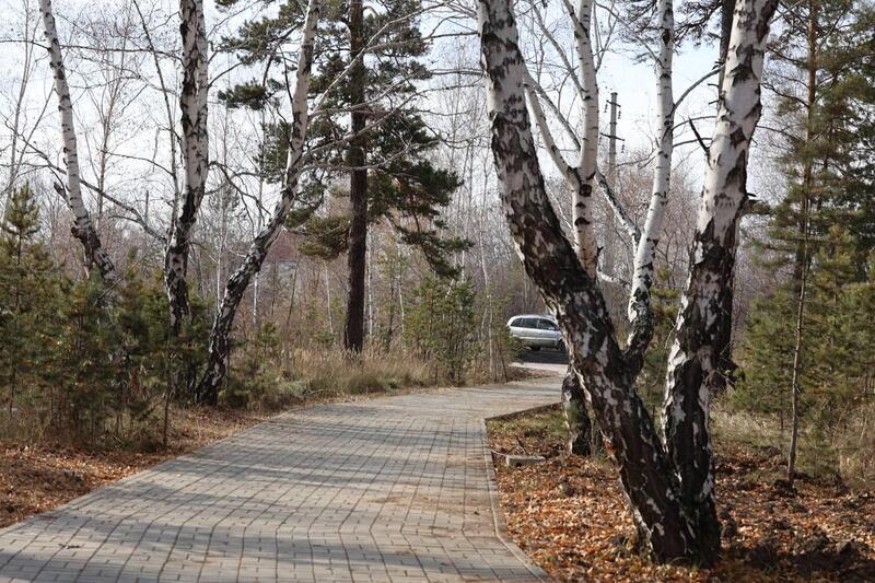 В Макинске завершается благоустройство городского парка