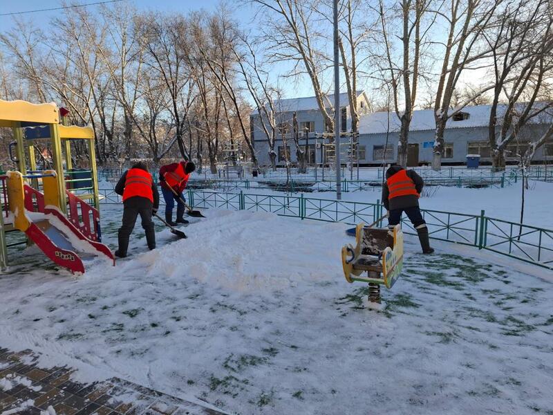 Более 3 000 дорожных рабочих и 1 300 единиц спецтехники задействованы в снегоуборочных работах в Астане