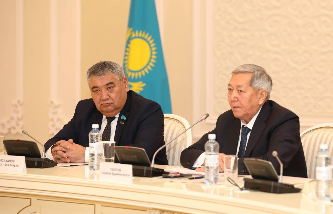 В Мангистау речь Главы государства на Национальном курултае обсудили с интеллигенцией региона