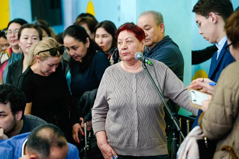 Аким Астаны встретился с жителями района Сарайшык