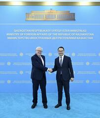 Казахстан и Россия продолжают конструктивный диалог по вопросам международной безопасности