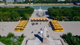 В Атырау к Дню спорта 18 спортивных организаций получили ключи от автобусов