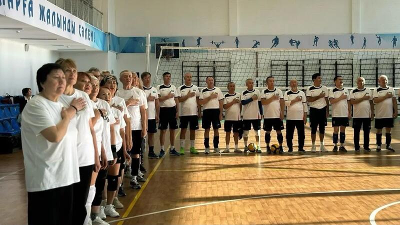Турнир по волейболу среди пенсионеров в честь Дня Республики прошел в Астане