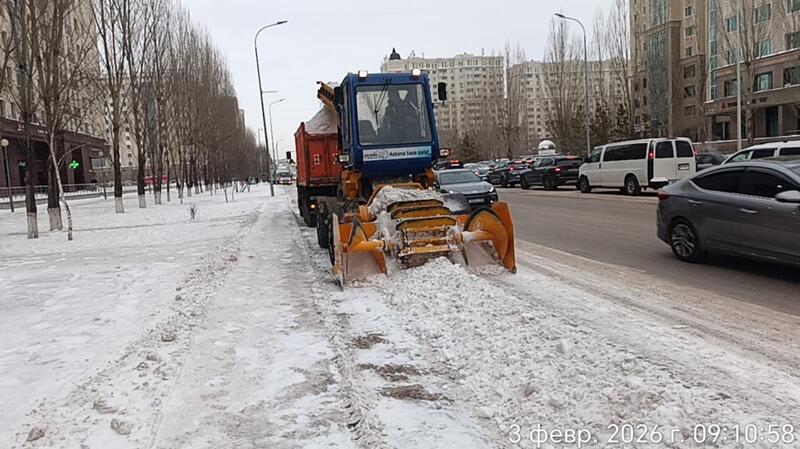 Более 3 000 дорожных рабочих и 1 600 единиц спецтехники заняты в снегоуборочных работах в Астане
