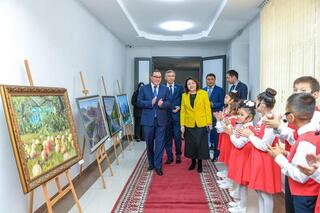 Аким области Марат Султангазиев отметил лучших педагогов региона