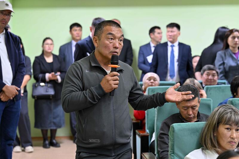 Аким области встретился с жителями Кокпектинского района