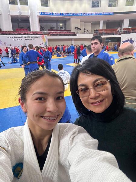 «Анаға тағзым – анаға құрмет»: столичные спортсмены запустили трогательный челлендж ко Дню матери