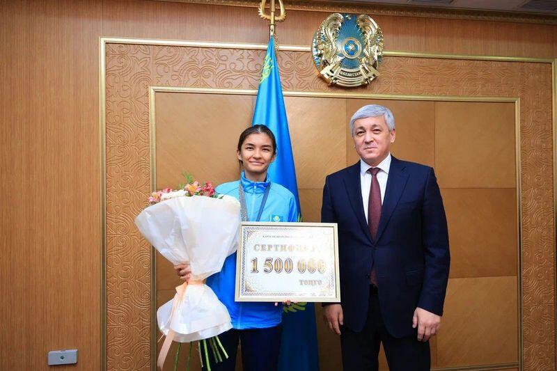 Спортсменов Карагандинской области наградили за достижения на Сурдлимпиаде