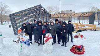 Аллея из 80 жизнерадостных снеговиков появилась в Сарани