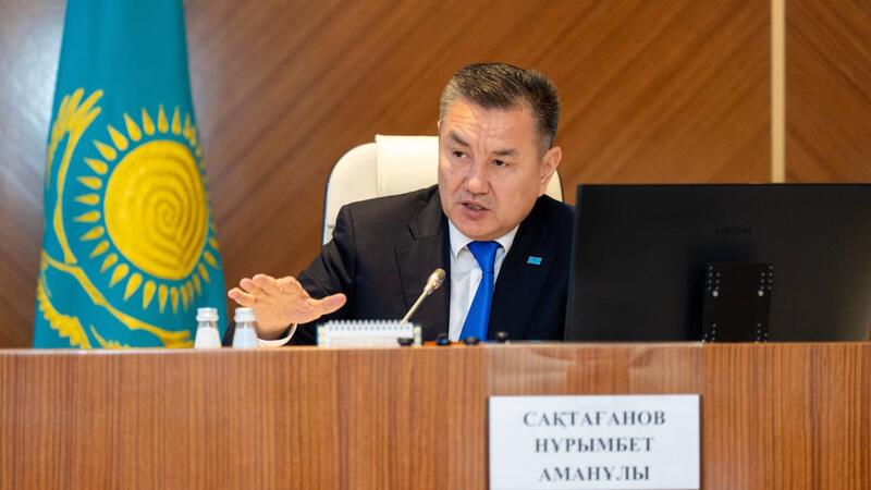 В ВКО для очистки дорог от снега подготовлено 800 машин